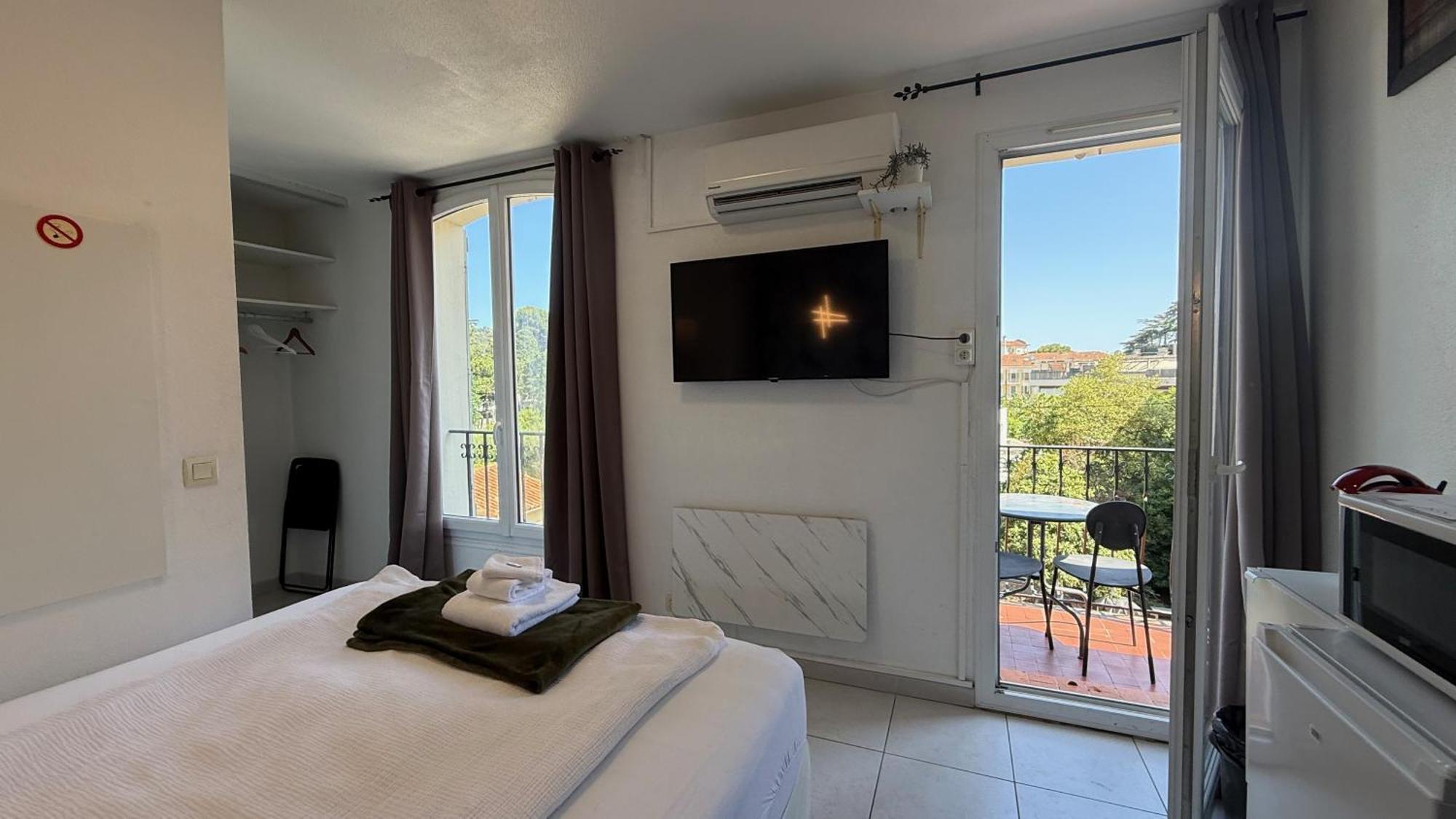 Standard Double Room,1773692719:JPEG