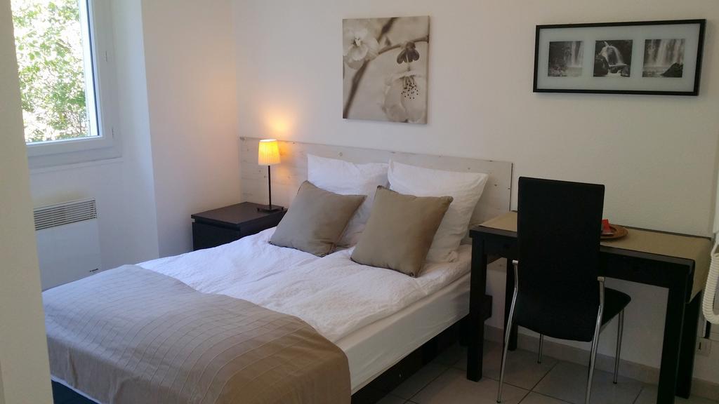 Studio,496483497:JPEG